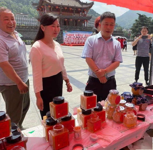 巾帼青年齐发力，消费扶贫促振兴——略阳县2020年农副产品展销活动纪实